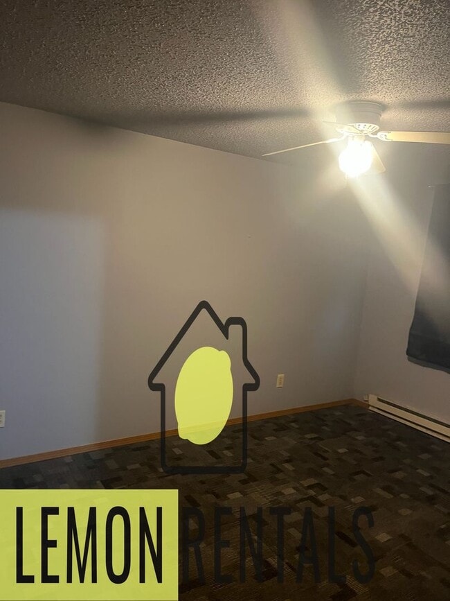 Building Photo - 3 bedroom house for rent $1,100.00 per month