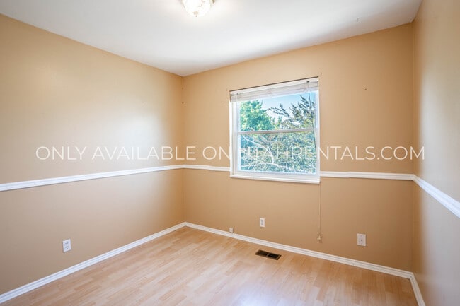 Building Photo - 1120 S 850 E