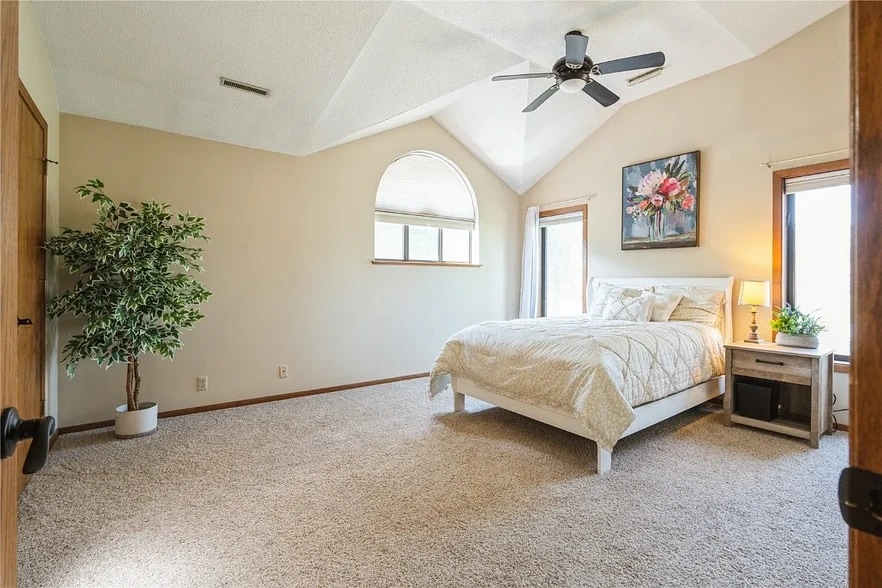 Building Photo - 3720 Timberline Dr NE