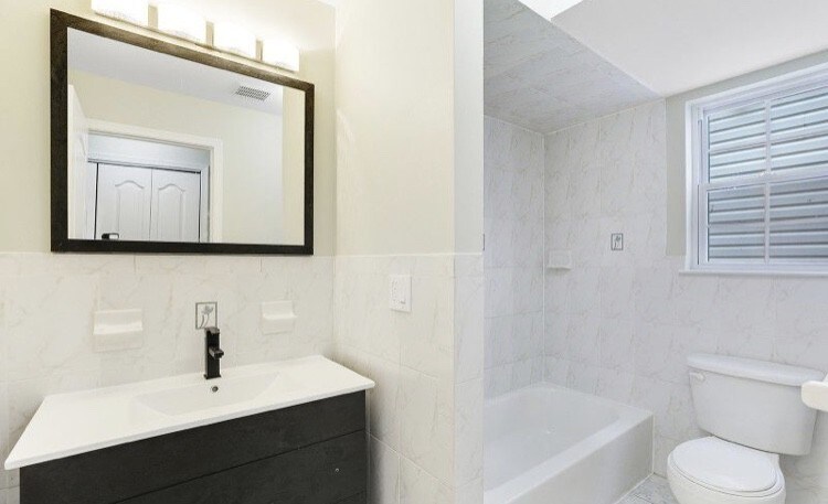 Building Photo - 276 Oraton St