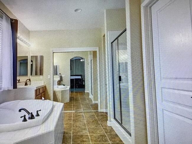 Building Photo - Two story Yuba City Home