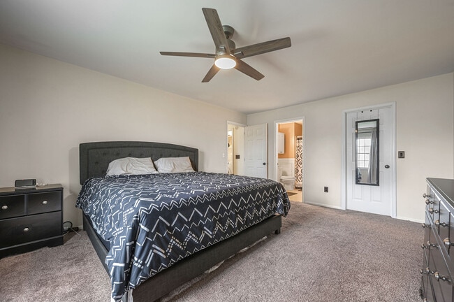 Building Photo - 200 Eagle Crest Dr