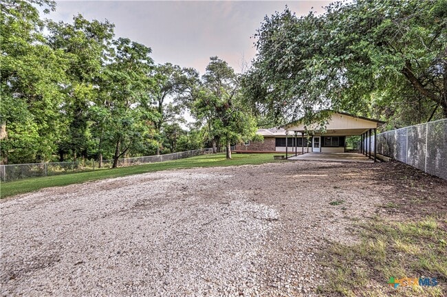 Building Photo - 7370 Nolan Bluff Rd
