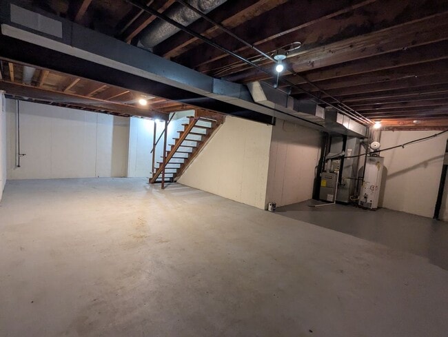 Building Photo - 6811 W 149th Terrace
