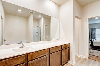 Building Photo - 1215 Hollow Stone Dr