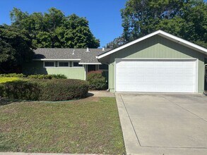 Building Photo - Prime Santa Clara Living Minutes from SCU, Valley Fair & Santana Row, Must See!!