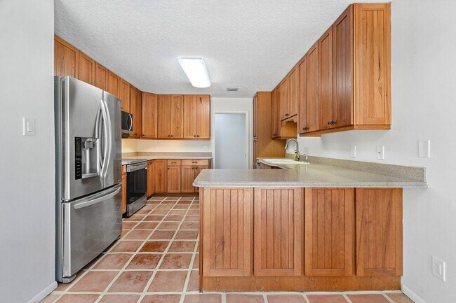 Building Photo - 9405 Dundee Dr