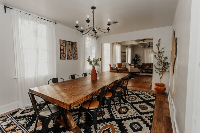 Building Photo - 3728 Homan Ave