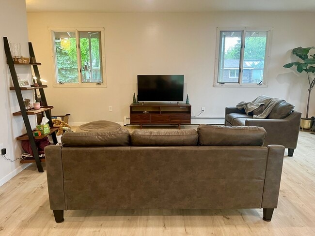 Building Photo - 2101 Solstice Cir