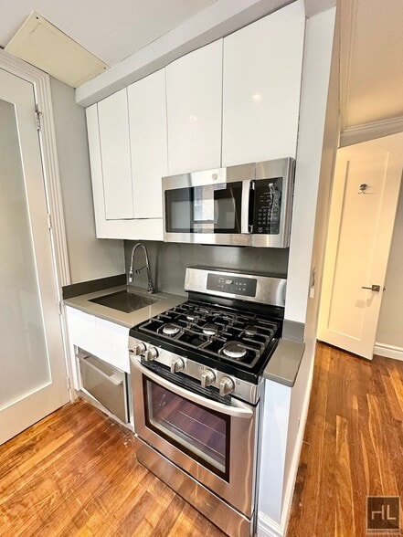 Building Photo - East 13th Street