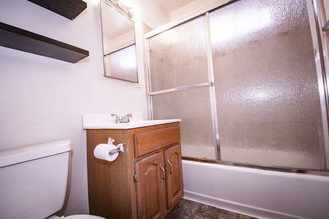 Building Photo - 308 N Azusa Ave