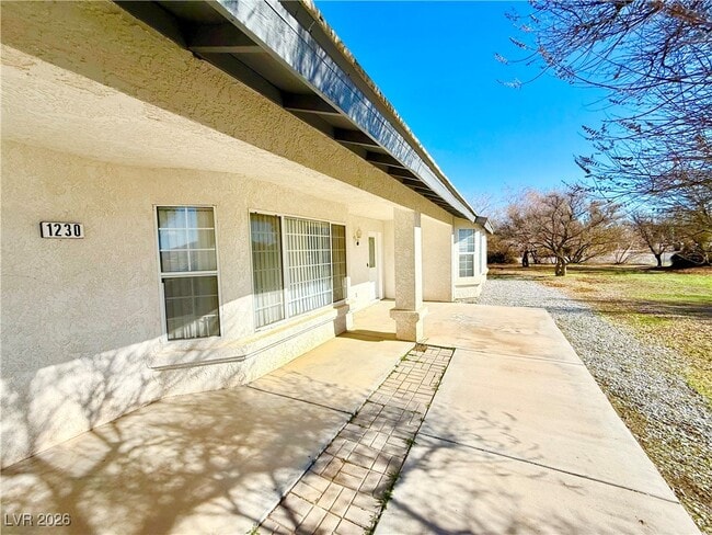 Building Photo - 1230 W Iguana St