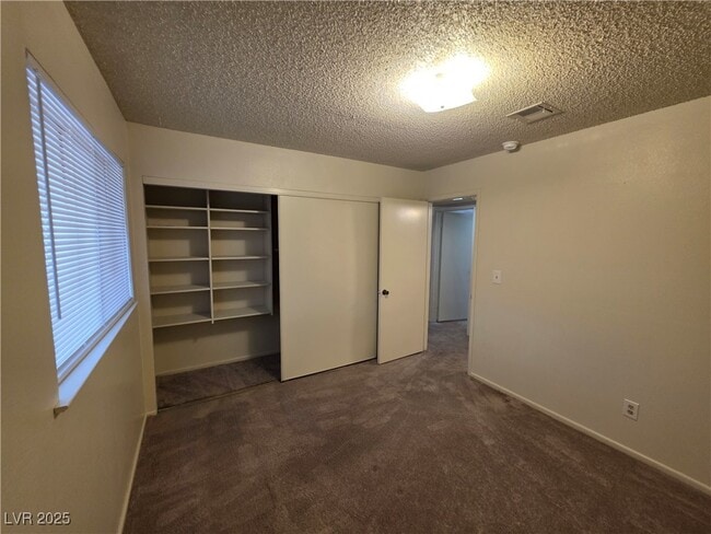 Building Photo - 321 S Bent Creek Dr