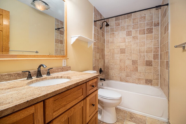 Building Photo - 5836 New Meadow Dr