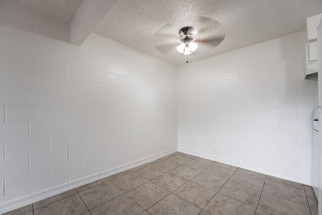 Building Photo - 1 Bedroom Downstairs  Condo Unit Near the Strip! Move in Special $199 for the first month rent!