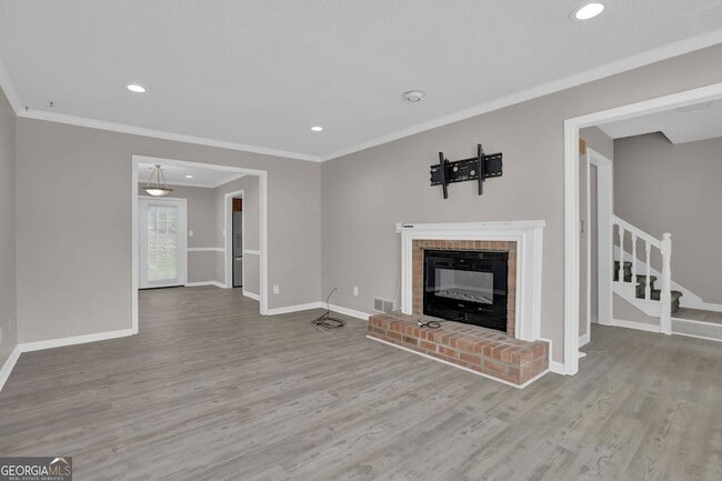 Building Photo - 255 Triple Oaks Dr