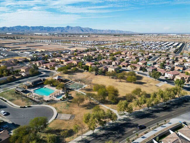 Building Photo - 3 bedroom Home!!