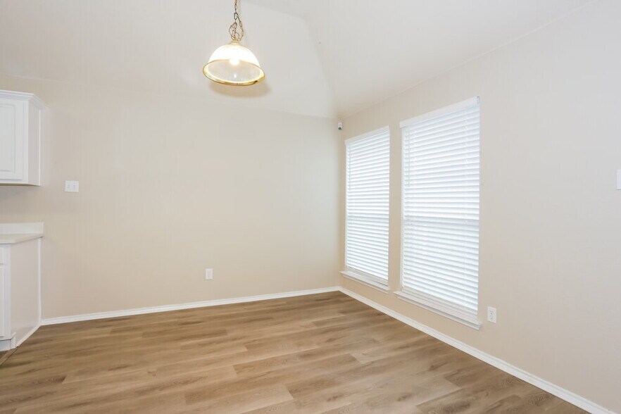 Building Photo - 216 Stone Creek Blvd