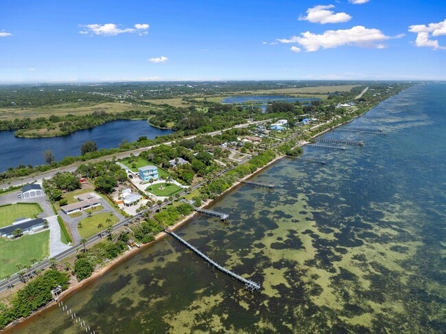 Building Photo - 5203 S Indian River Dr