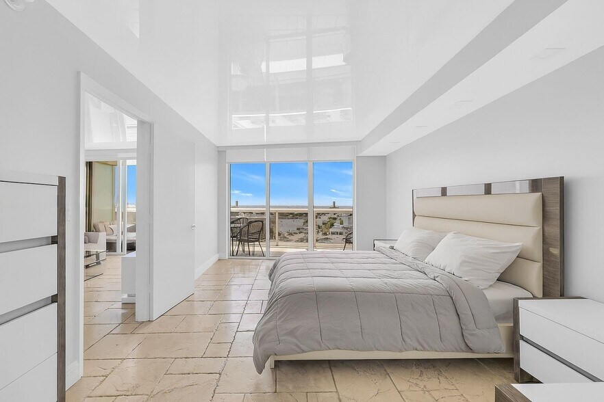 Building Photo - 1800 S Ocean Dr