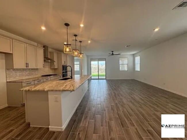 Building Photo - Nice Home