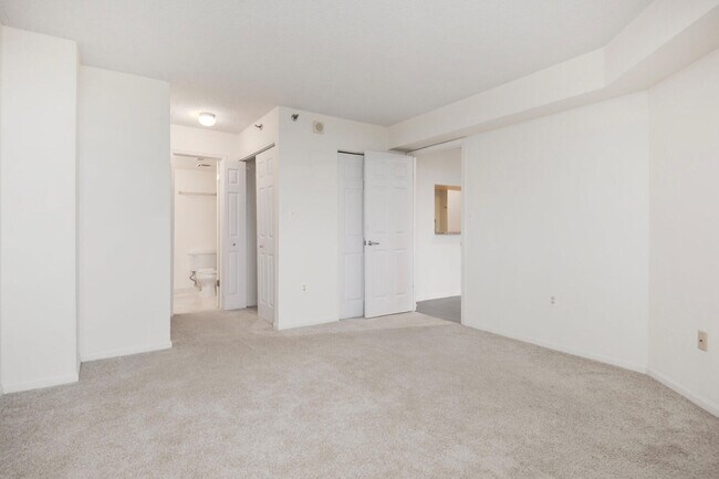 Building Photo - 10101 Grosvenor Pl