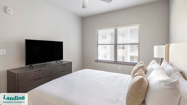 Building Photo - 650 S Main St