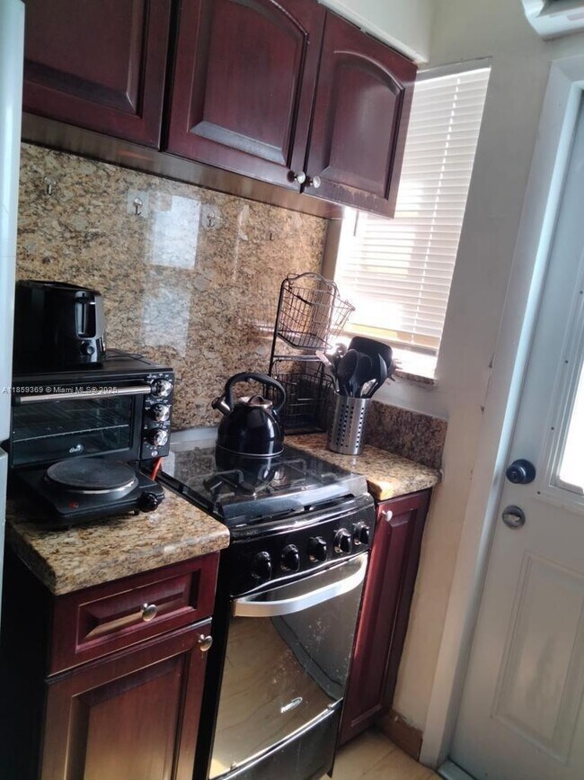 Building Photo - 4015 Indian Creek Dr