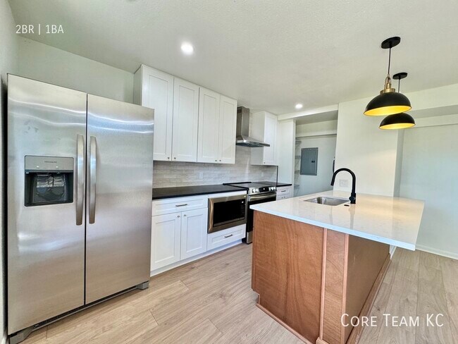 Building Photo - 4203 SW Trafficway-10