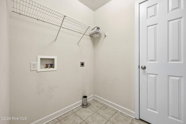 Building Photo - 14 Juniper Ln