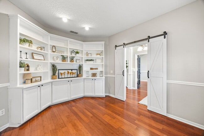 Building Photo - 2229 Lookout Landing