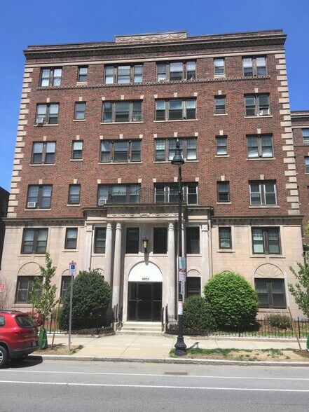 Building Photo - 2005 Commonwealth Ave