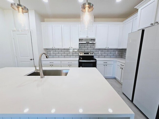 Building Photo - 9168 Westside Hls Dr