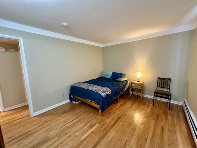 Building Photo - 1237 Island Dr