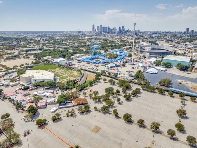 Building Photo - 4220 Hamilton Ave