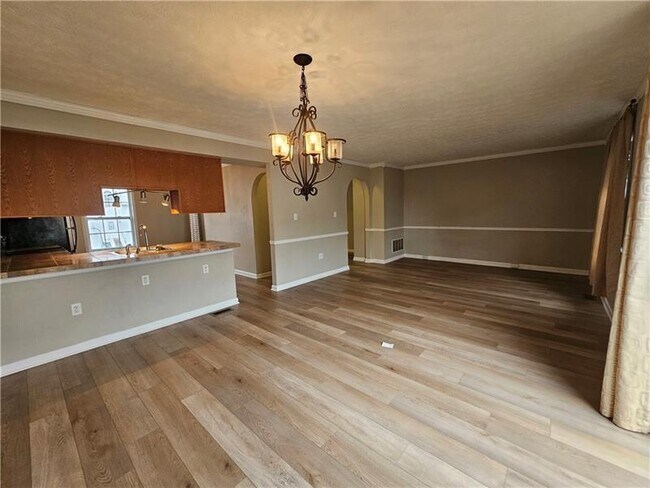 Building Photo - 518 Ten Point Ln