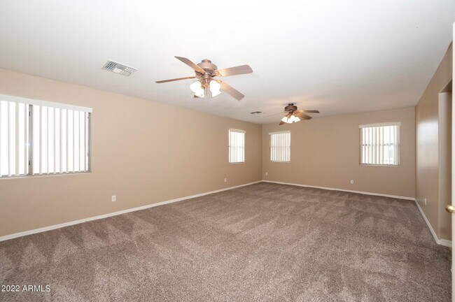 Building Photo - 2684 E Birchwood Pl
