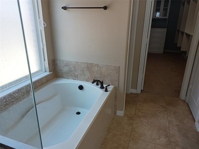 Building Photo - 1704 Freedom Dr