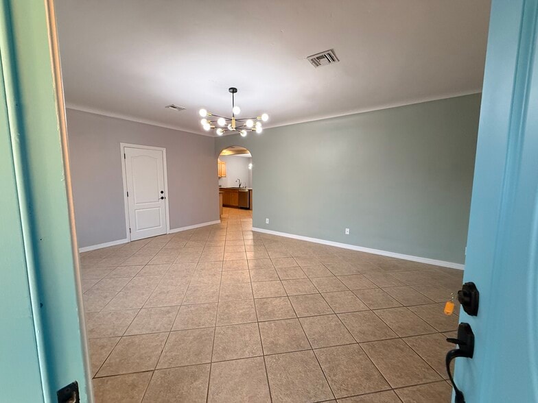 Entry living room - 402 E 1st St