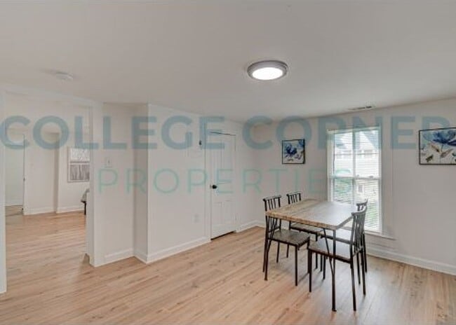 Building Photo - 639 S Poplar St