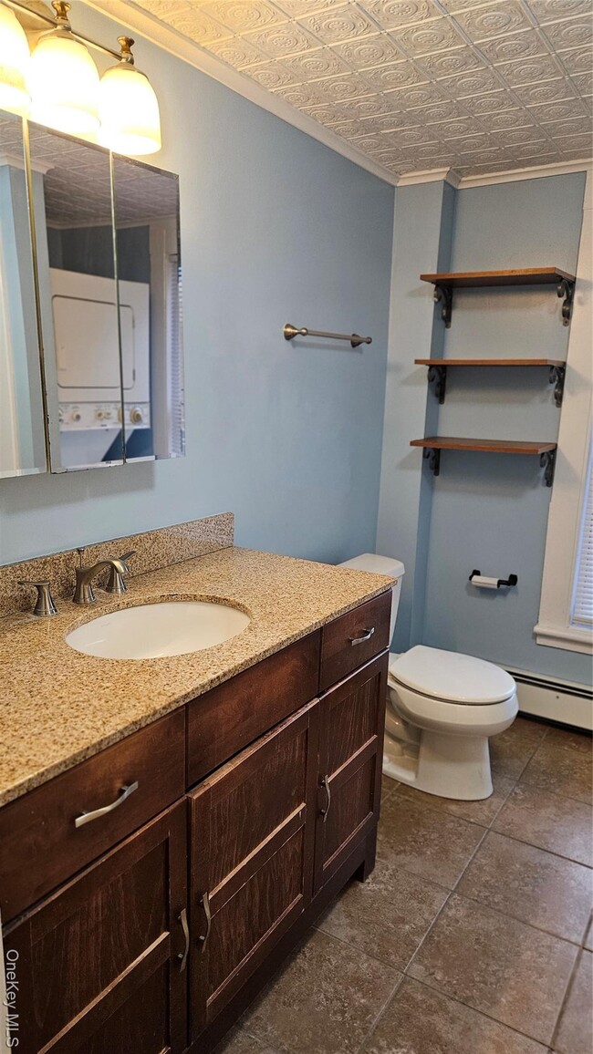 Building Photo - 192 Main St