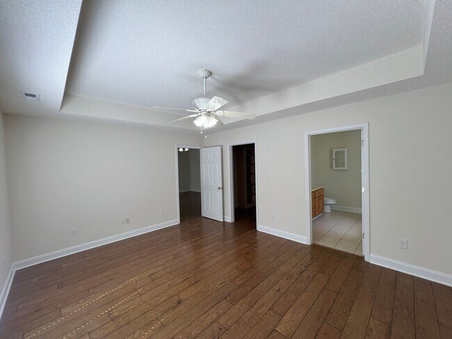 Building Photo - 154 Regency Dr