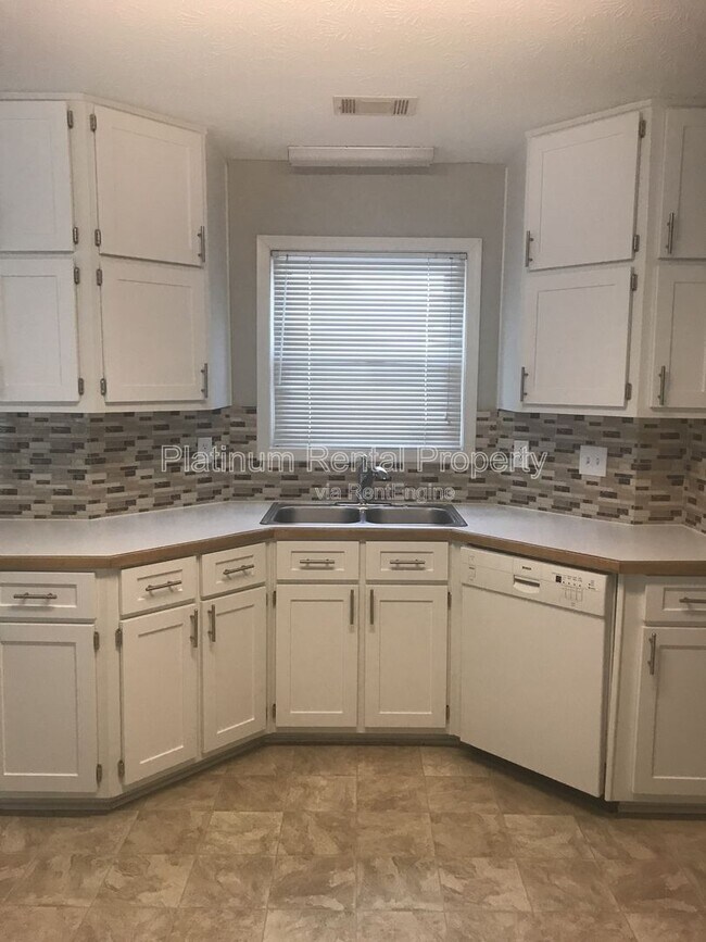 Building Photo - 1020 Twin Brook Ct NW