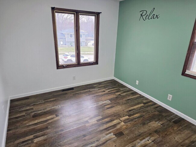 Building Photo - 320 34th St