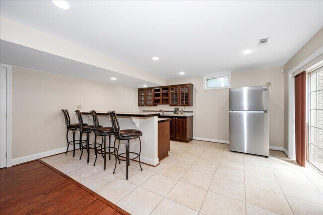 Building Photo - Short Term / Corporate Rental Available