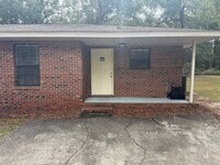 Building Photo - 2 Bedroom 1 Bath Duplex