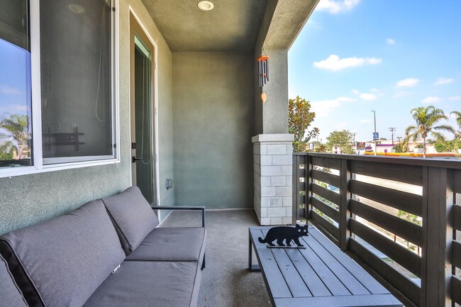 Building Photo - 3 bedroom 2.5 bath in Gated Community