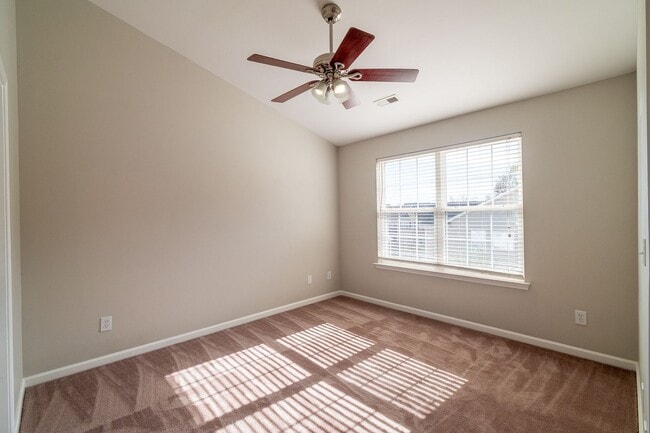Building Photo - A Cozy 2bedroom Town home in Fort Mill