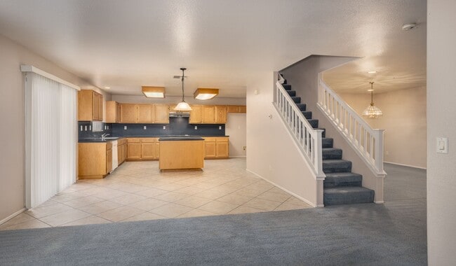 Building Photo - Spacious Home with Loft and Big Backyard