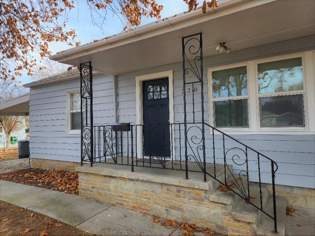 Building Photo - 320 Cullum Ave